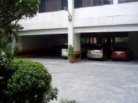 怡東商務旅館-停車場
