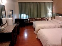 怡東商務旅館-豪華型四人房