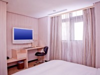 YOMI Hotel-Royal Triple Room