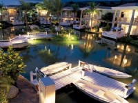 Swan Lake Villa Resort-Night View